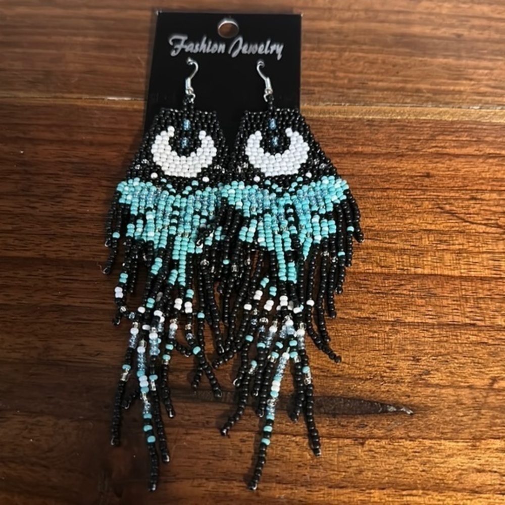 - Beautiful beaded earrings. NWT Western. Boho Navajo